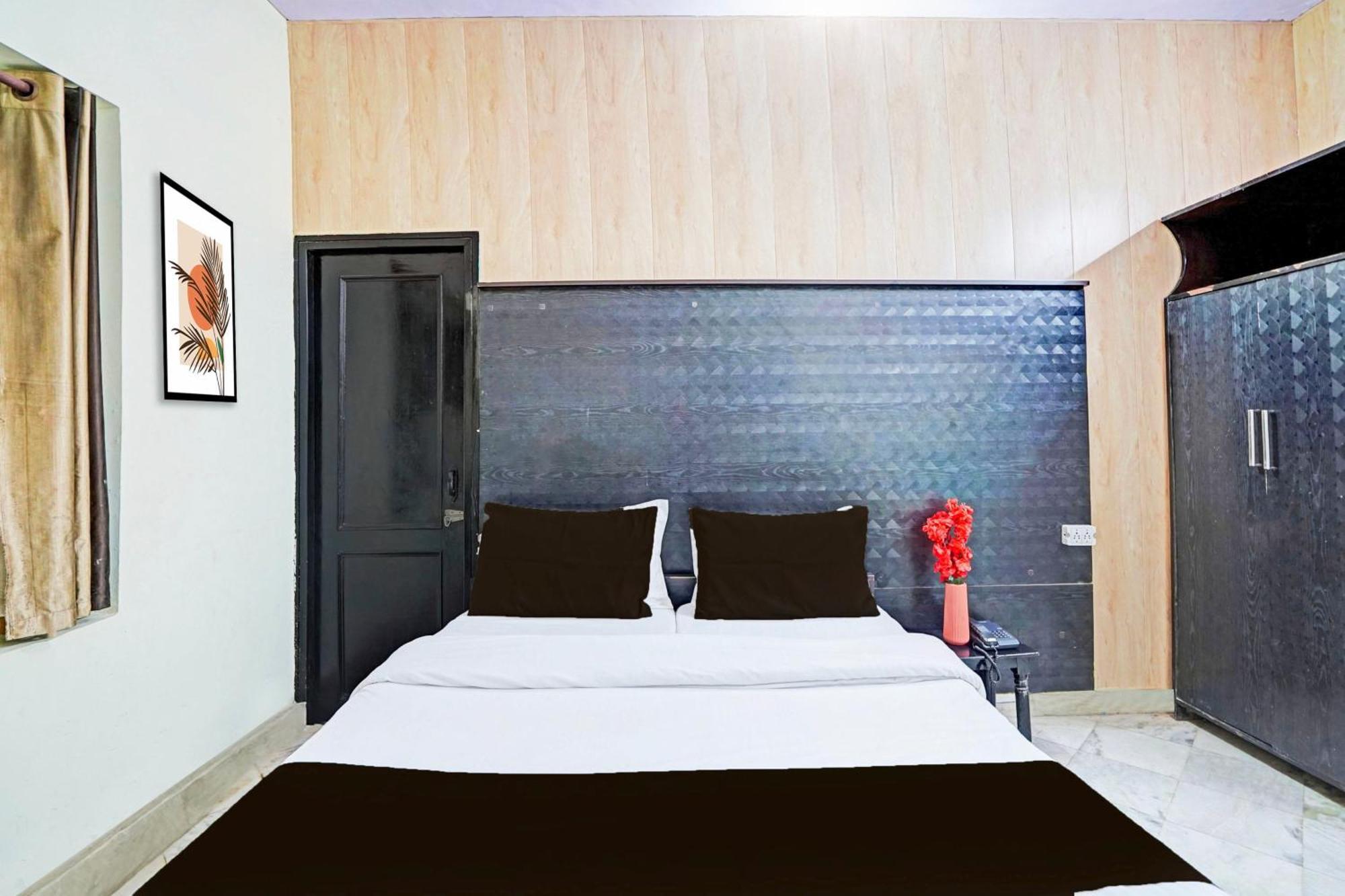 Super Collection O Mathura Near Railway Station Екстериор снимка
