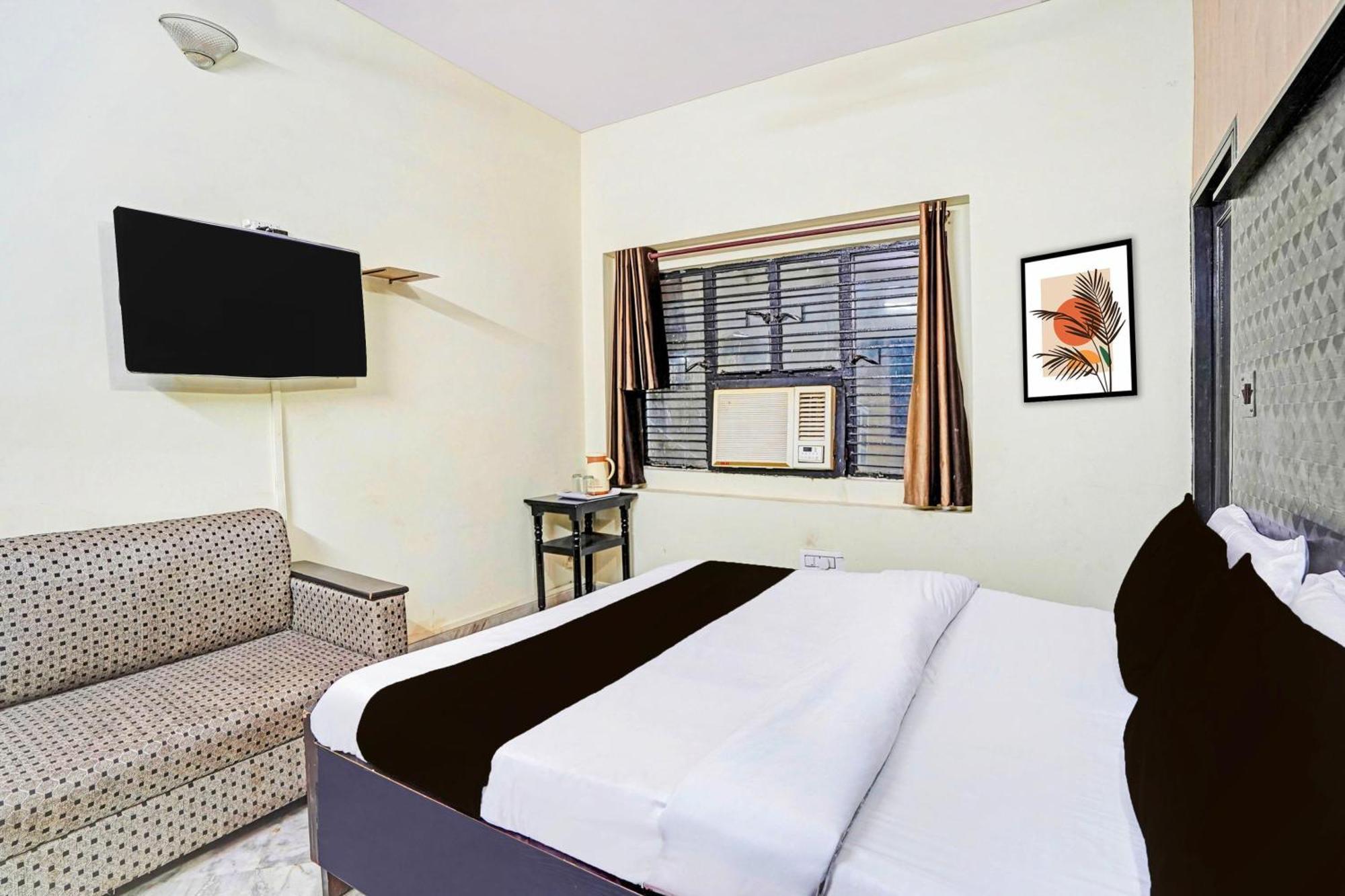 Super Collection O Mathura Near Railway Station Екстериор снимка