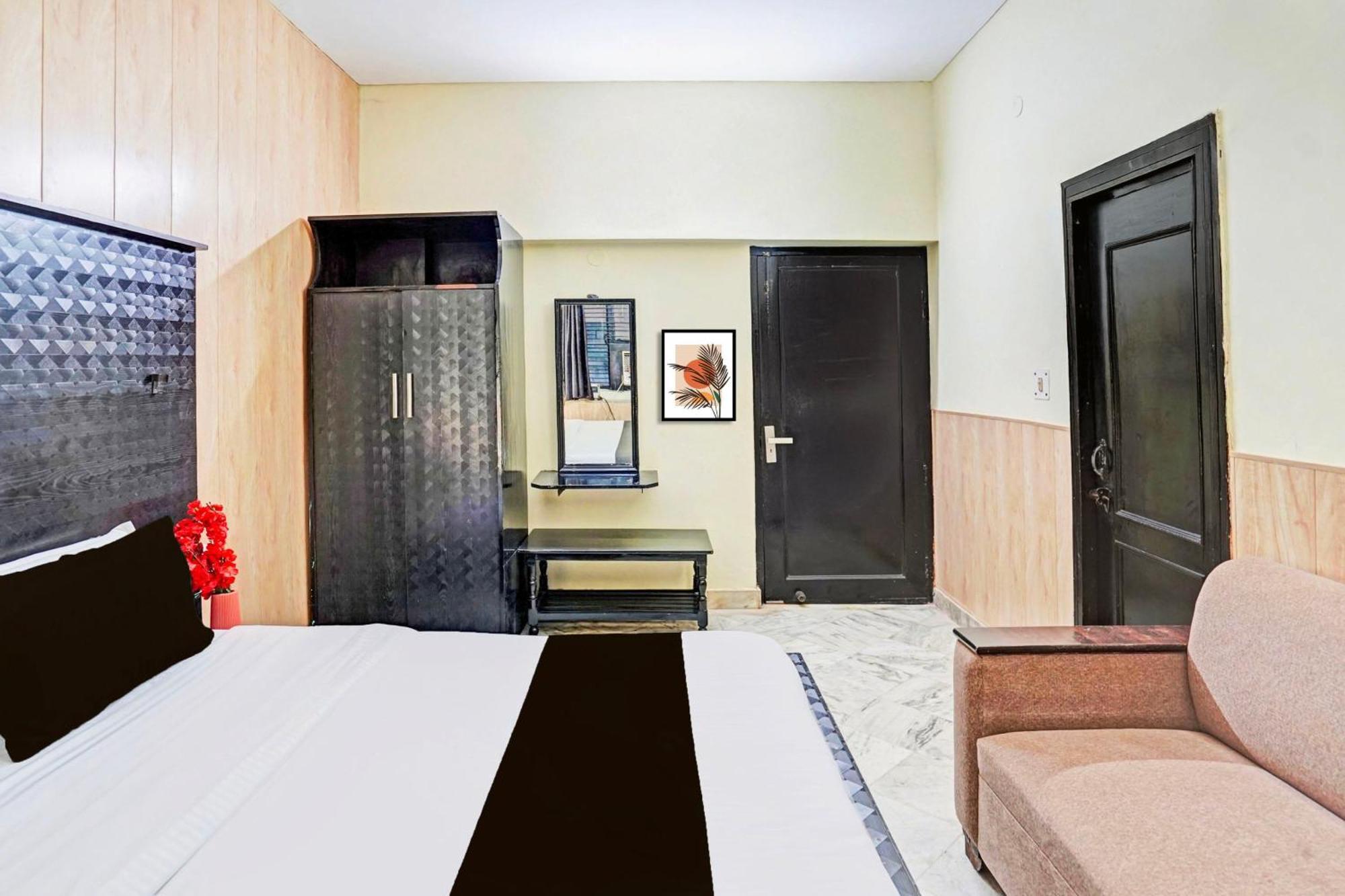 Super Collection O Mathura Near Railway Station Екстериор снимка