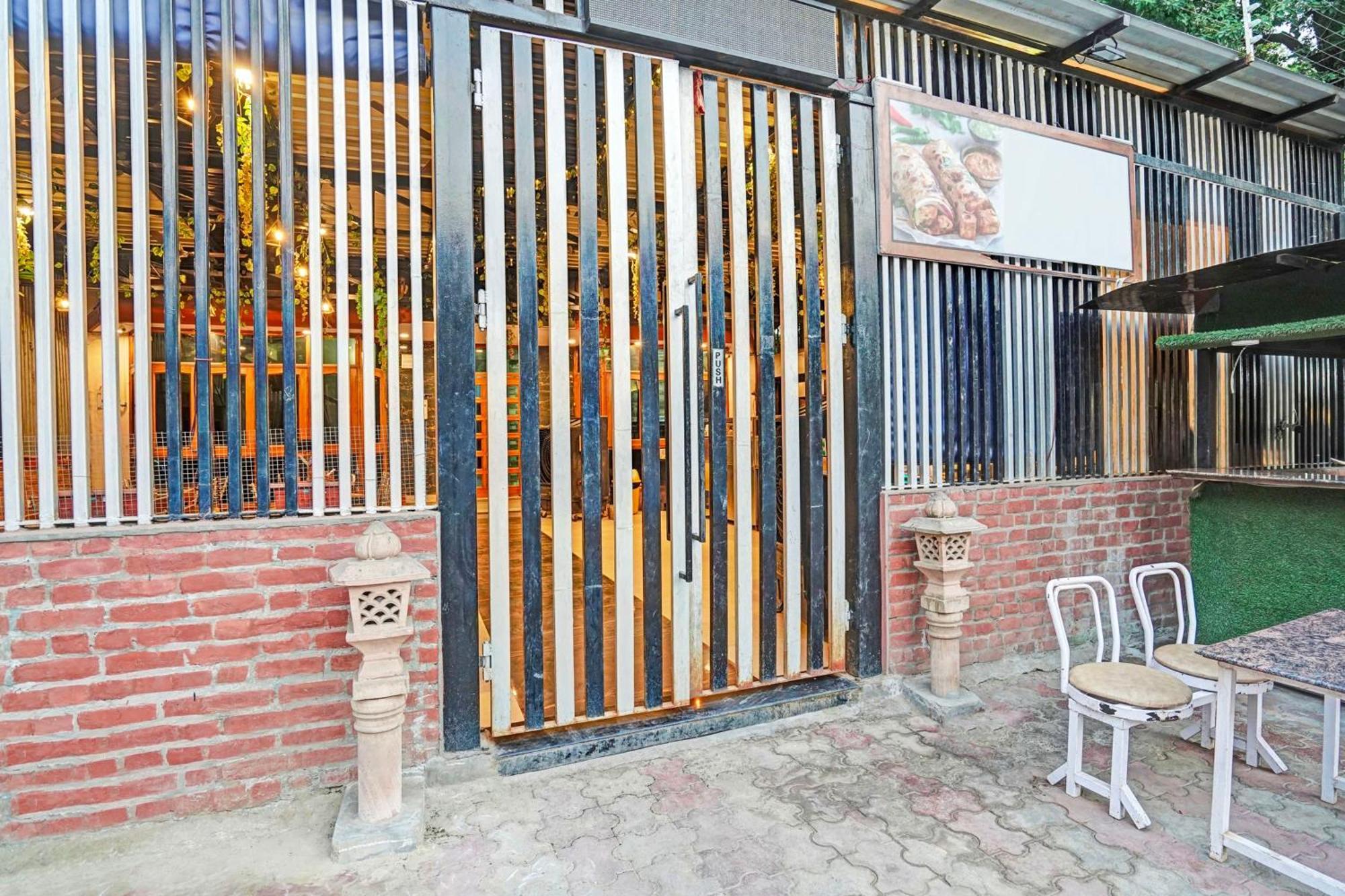Super Collection O Mathura Near Railway Station Екстериор снимка